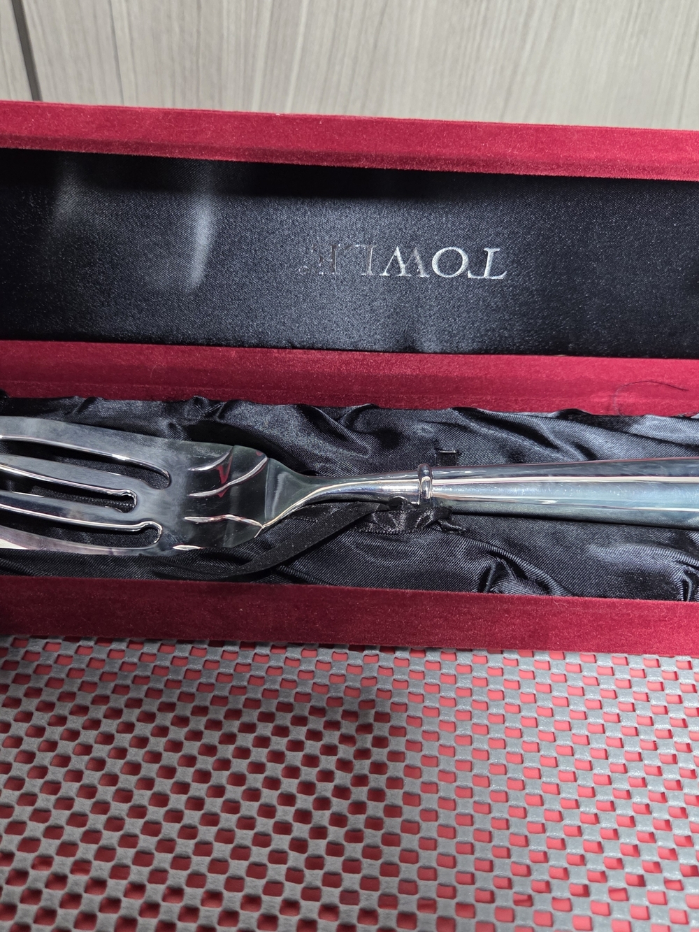 Towle Silver Plated Serving Fork Piece In Red Velvet Gift Box